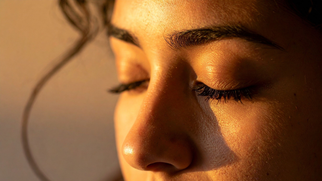 Day vs. Night Skincare: How Your Skin Behaves in 24 Hours (And Why It Matters)